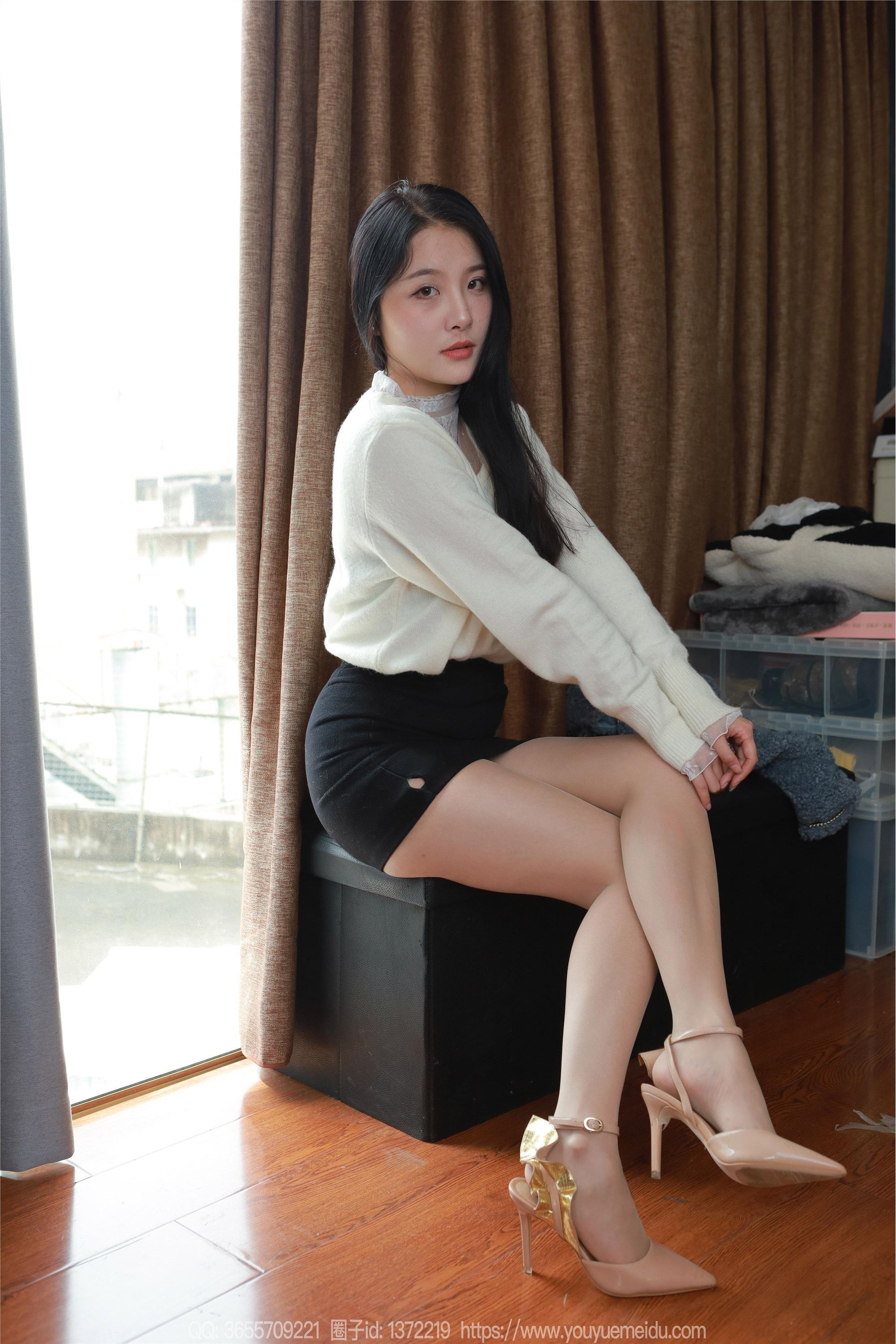 IESS异思趣向  2025.03.03 丝享家 1991 婉萍《酒杯美腿》